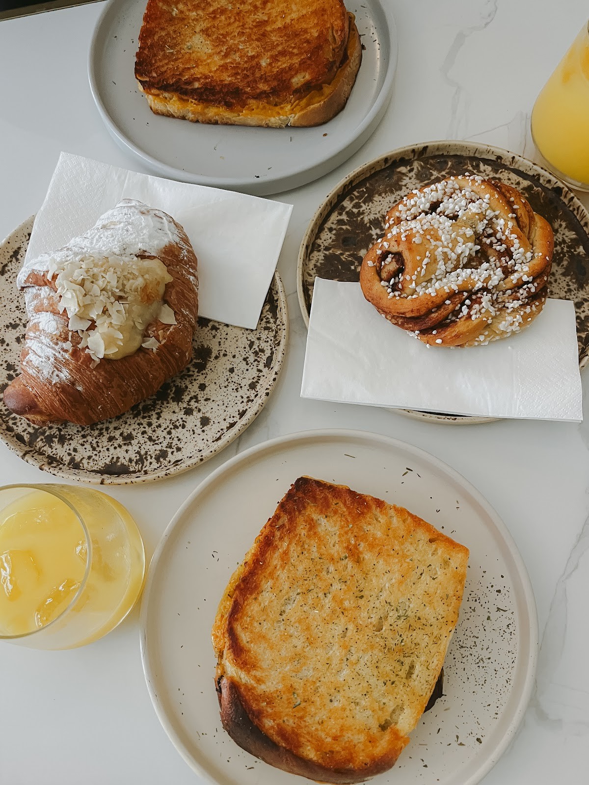 Dauns: food & drinks