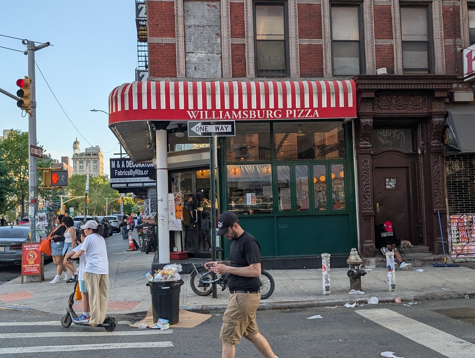 Williamsburg Pizza: the place