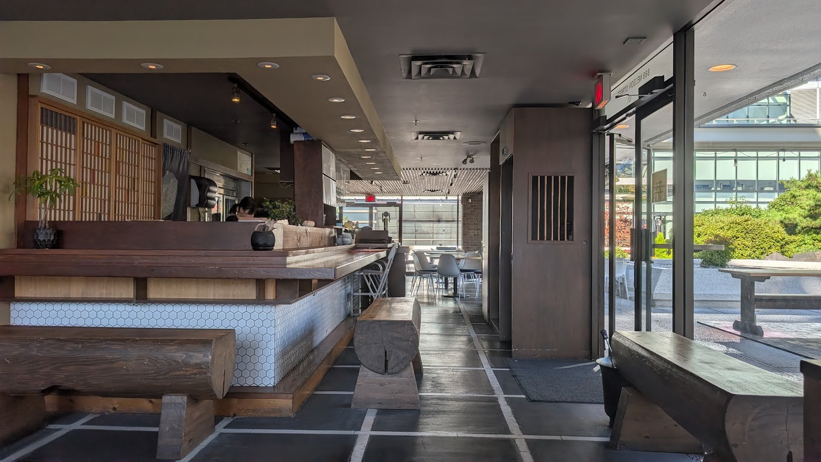 Eat Bar & Patio Haraneri: the place