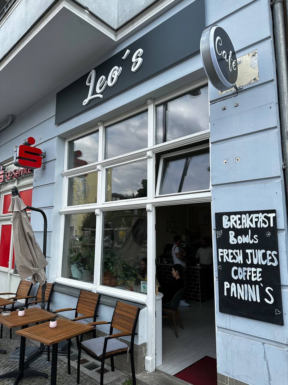 Leo's: the place