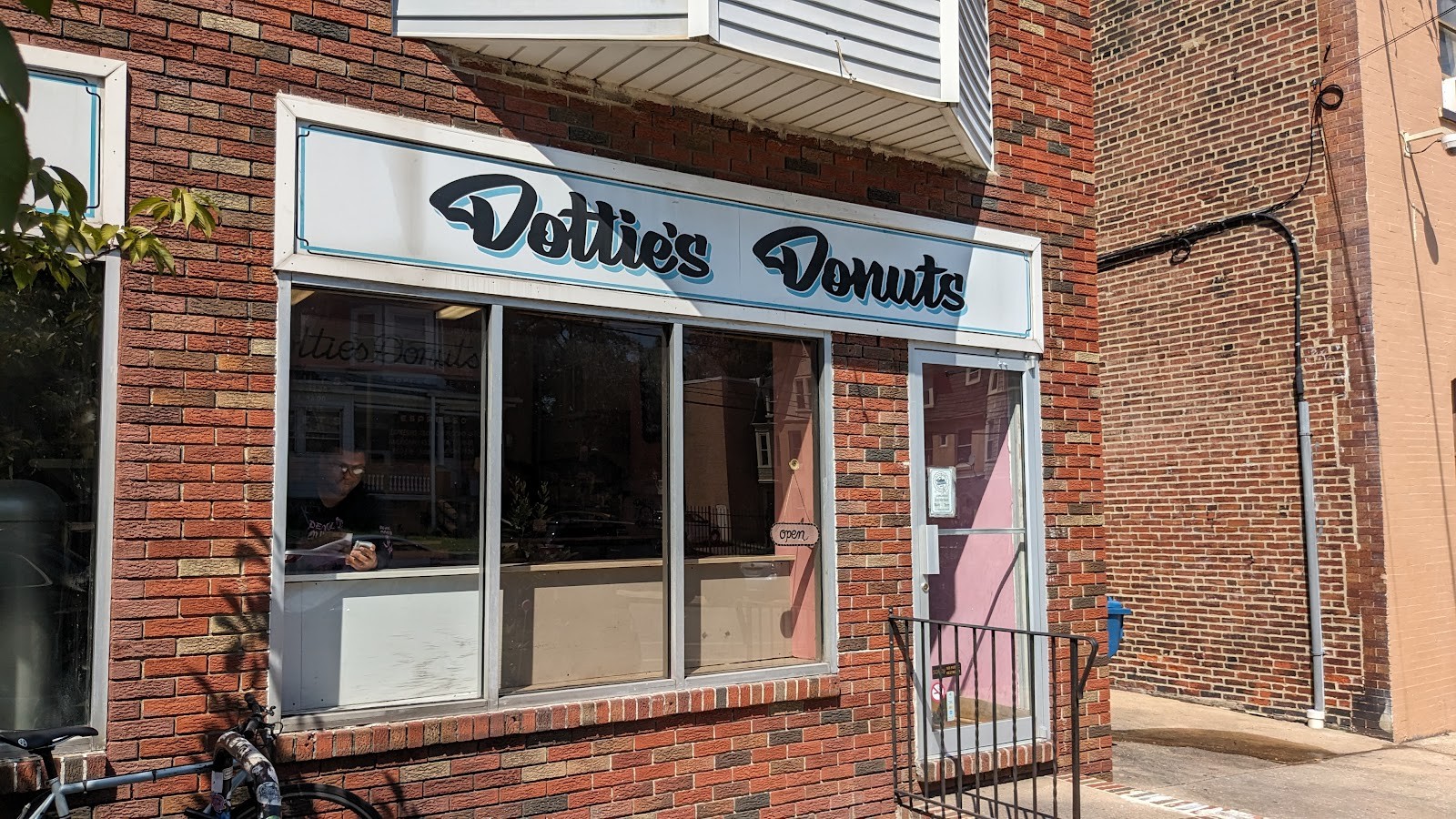 Dottie's Donuts: the place
