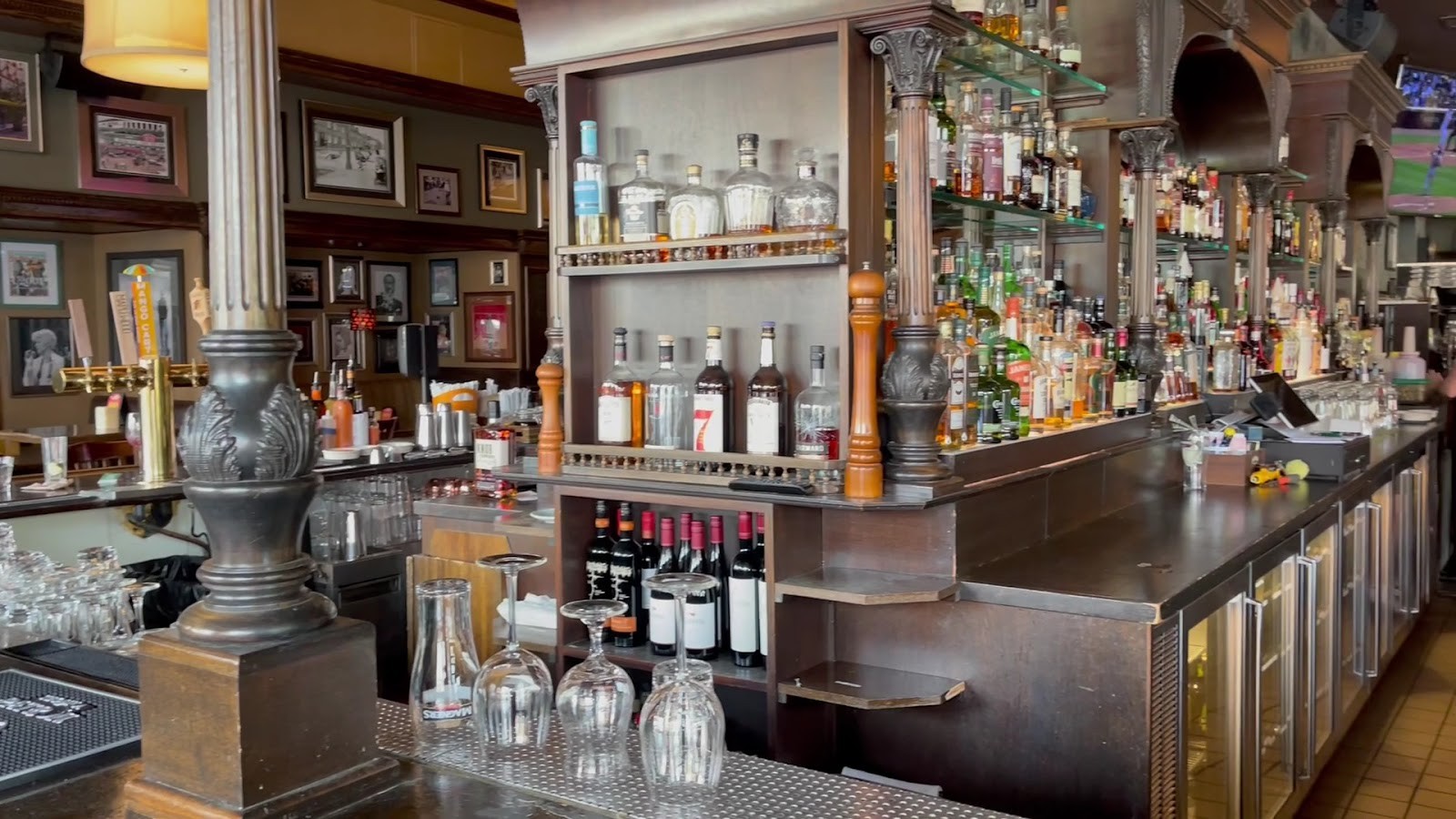 Lady Gregory's Irish Bar & Restaurant: the place