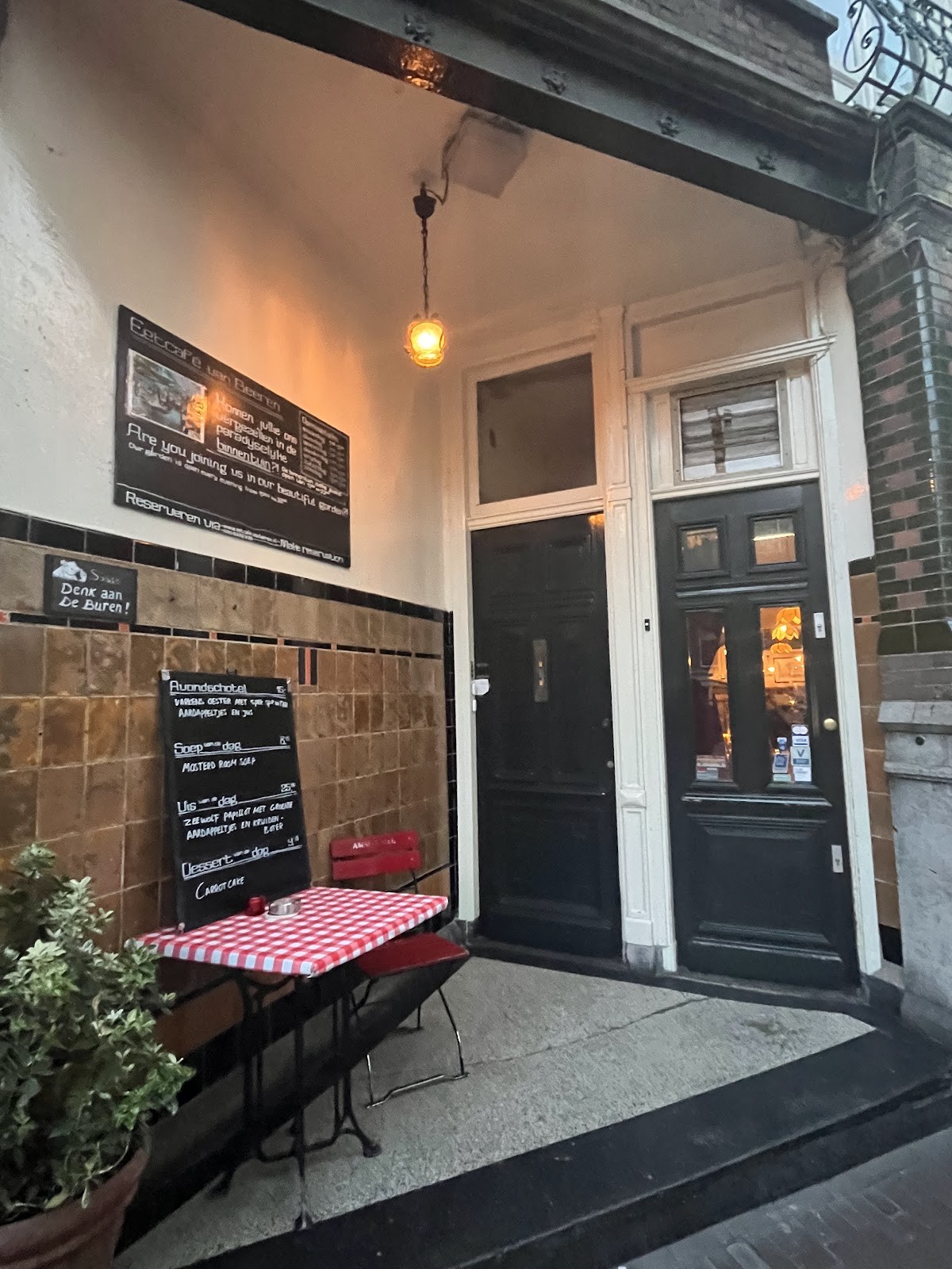 Eetcafe van Beeren: the place