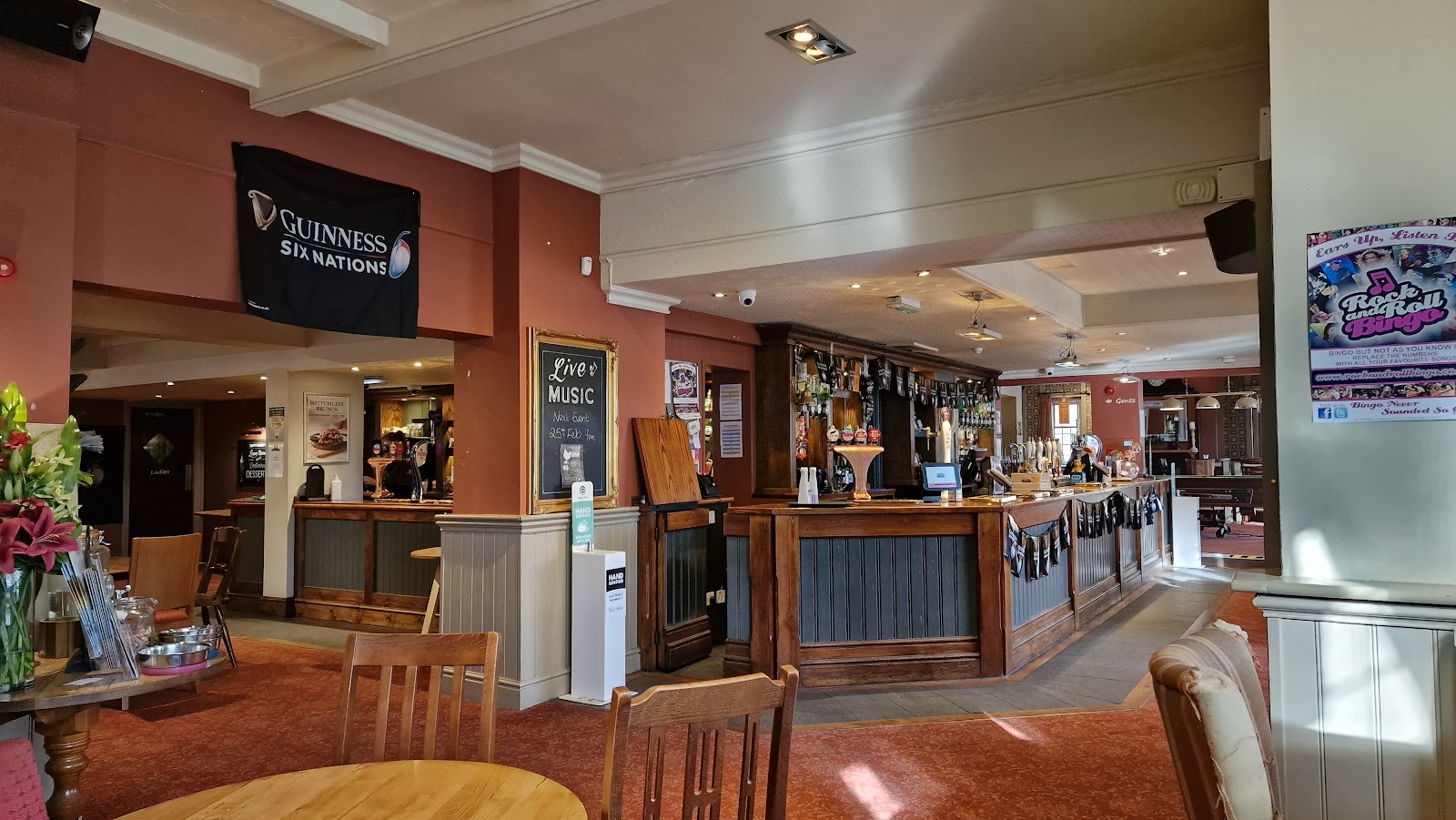 Fox & Dogs Sutton: the place