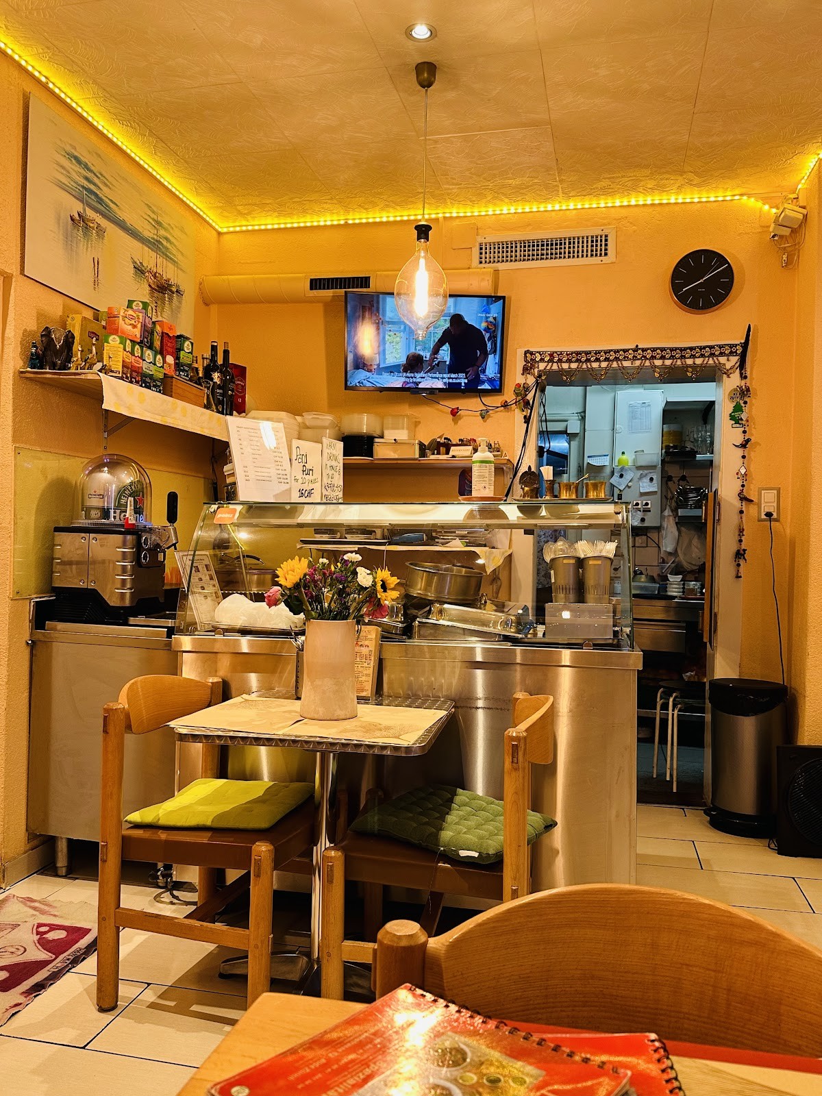 Delhi House of Best Curry Indian Restaurant and Bistro: the place