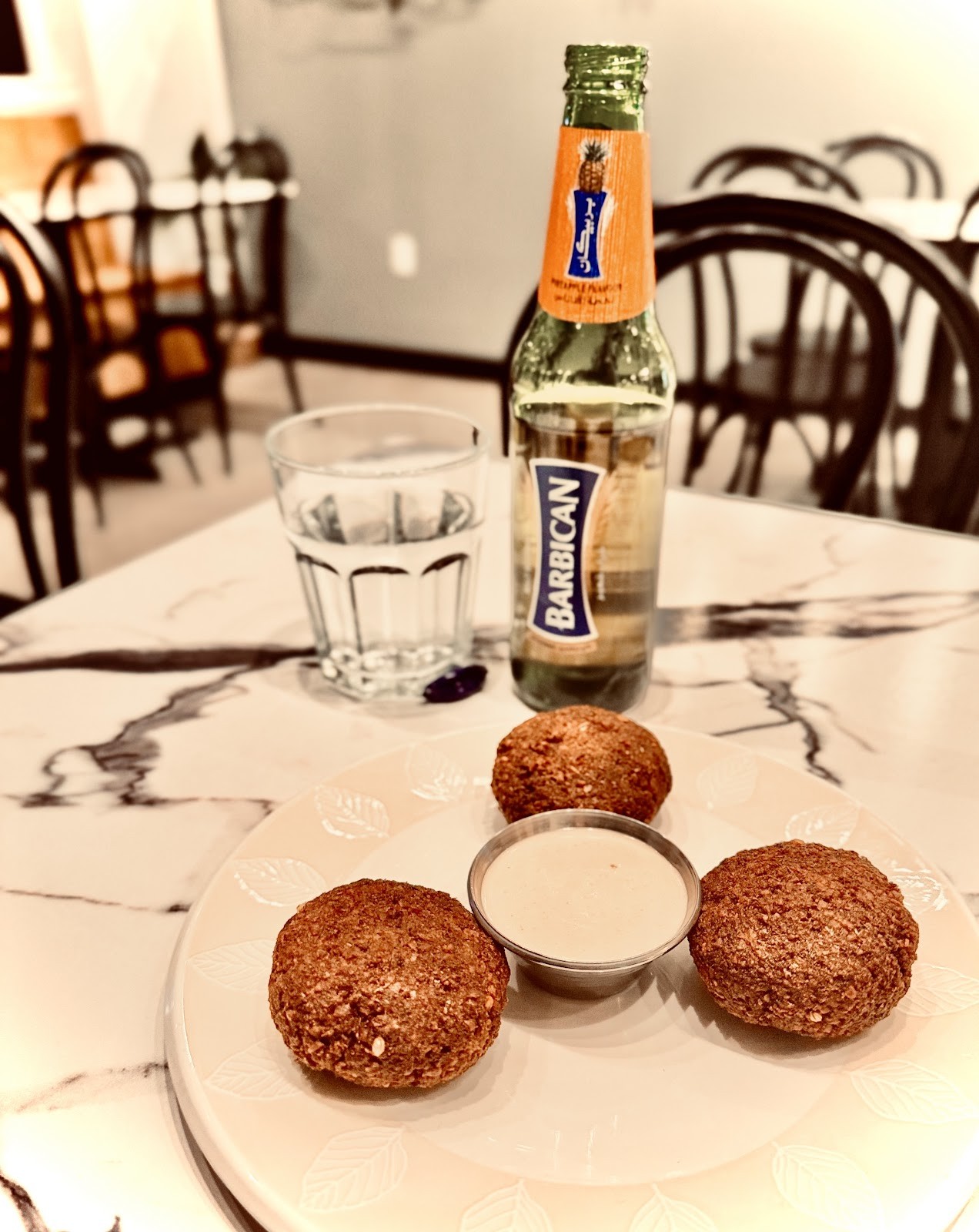 Hummus Cafe: food & drinks