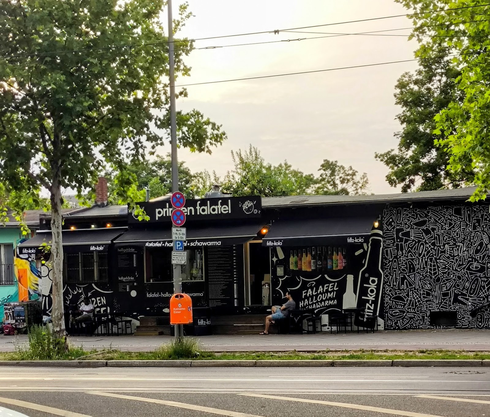 Prinzen Falafel Imbiss: the place