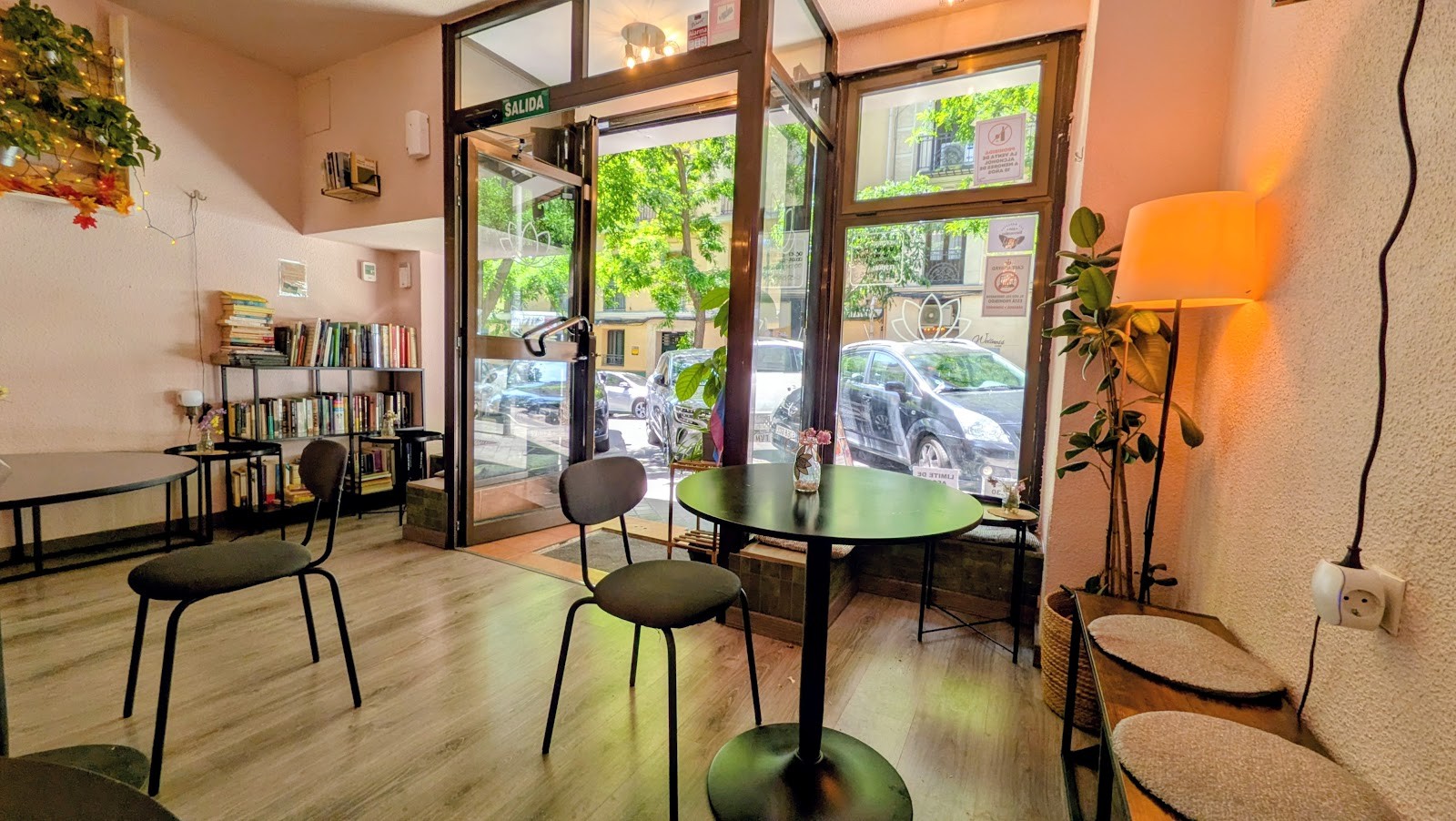 CAFÉ ANAYAD: the place