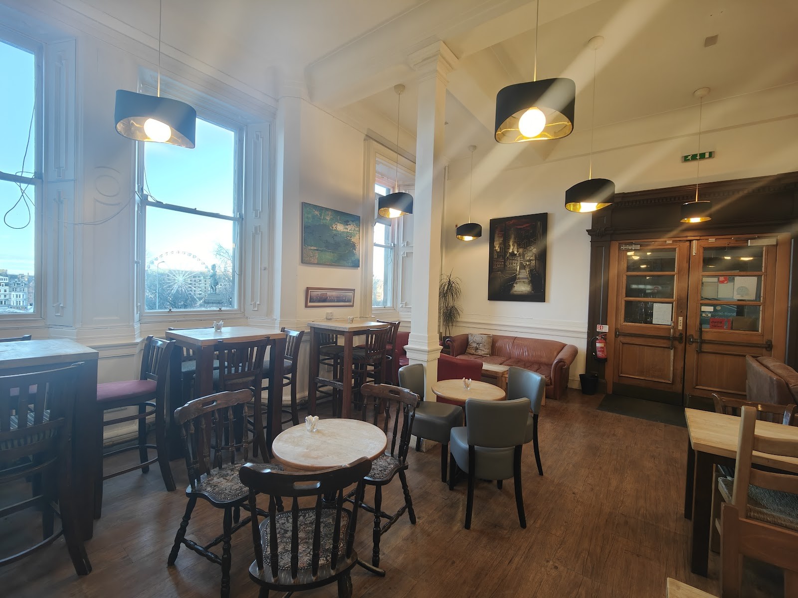 Café on the Mound: the place