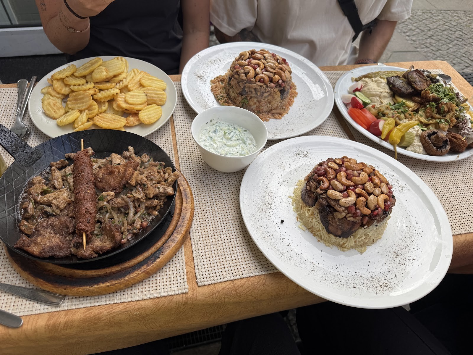 Vegano Mezo: food & drinks
