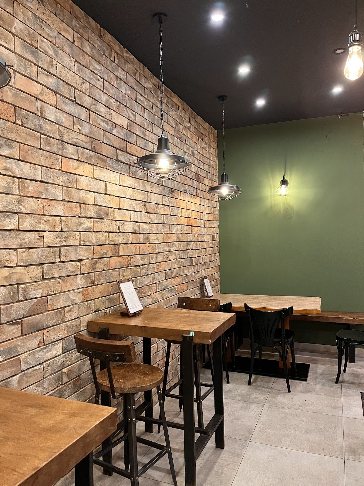 Little Noodle Hut: the place