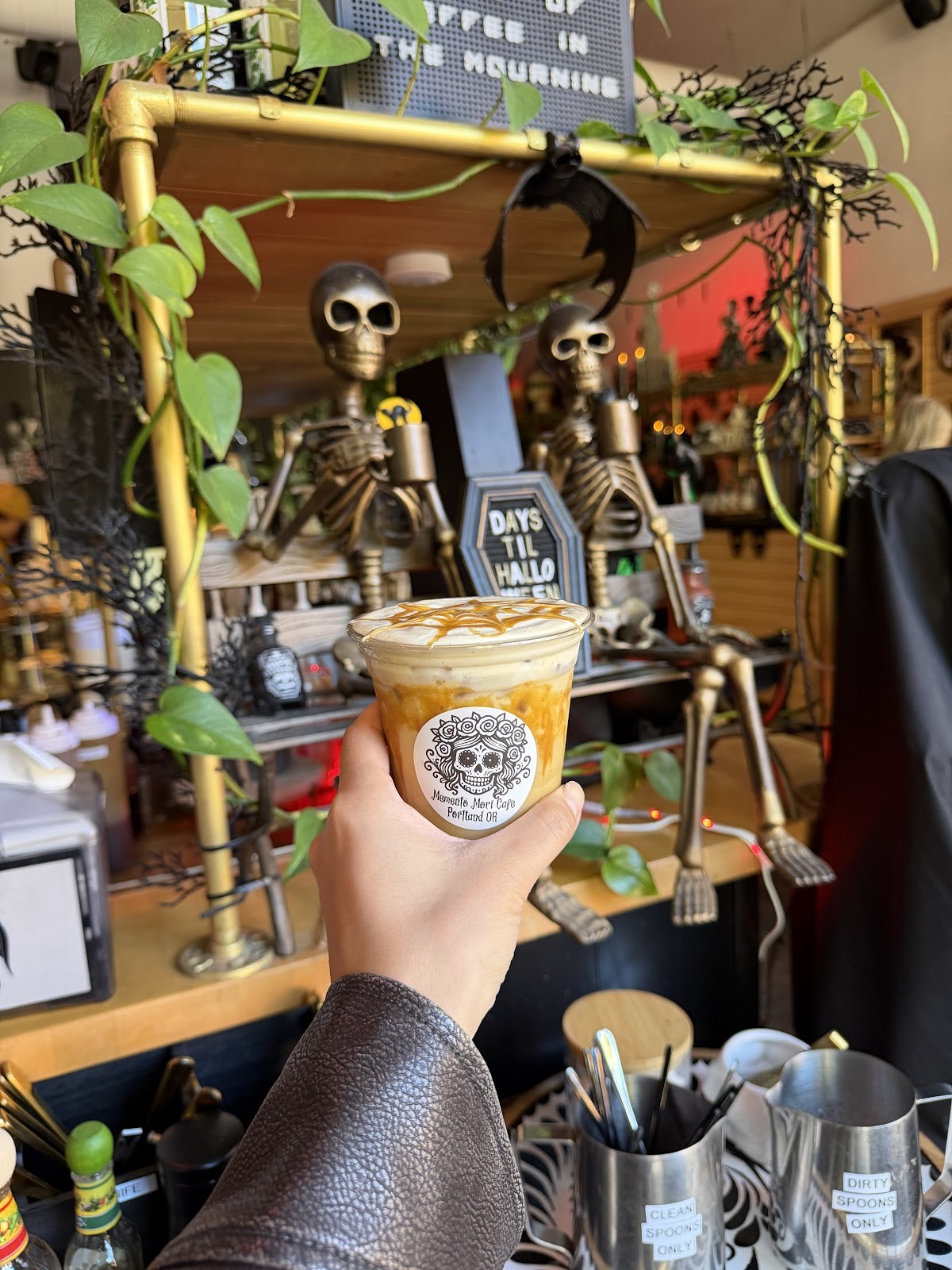 Memento Mori Cafe: the place