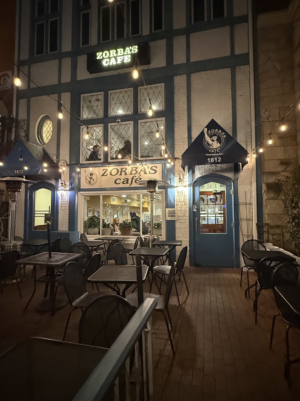 Zorba's Café: the place