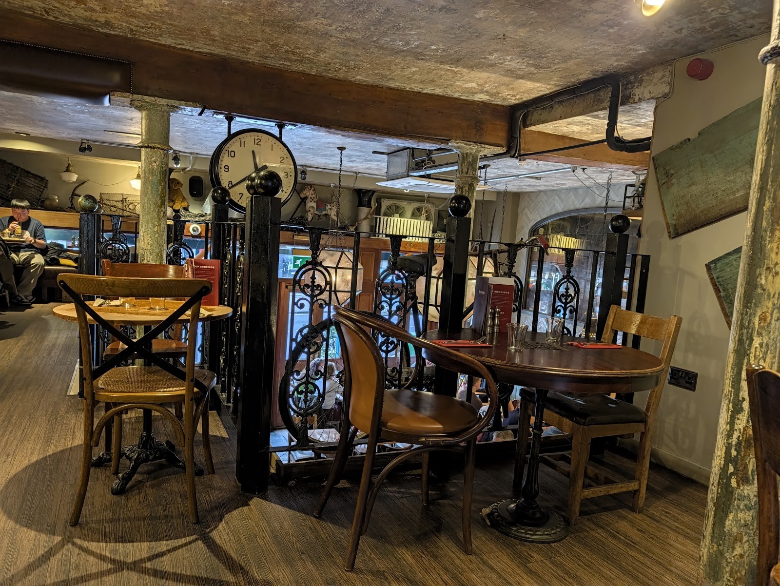 Stravaigin: the place