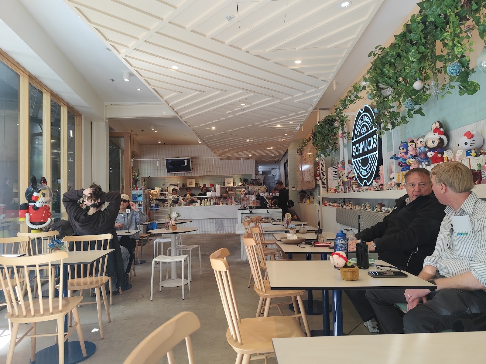 Schmucks Bagels: the place