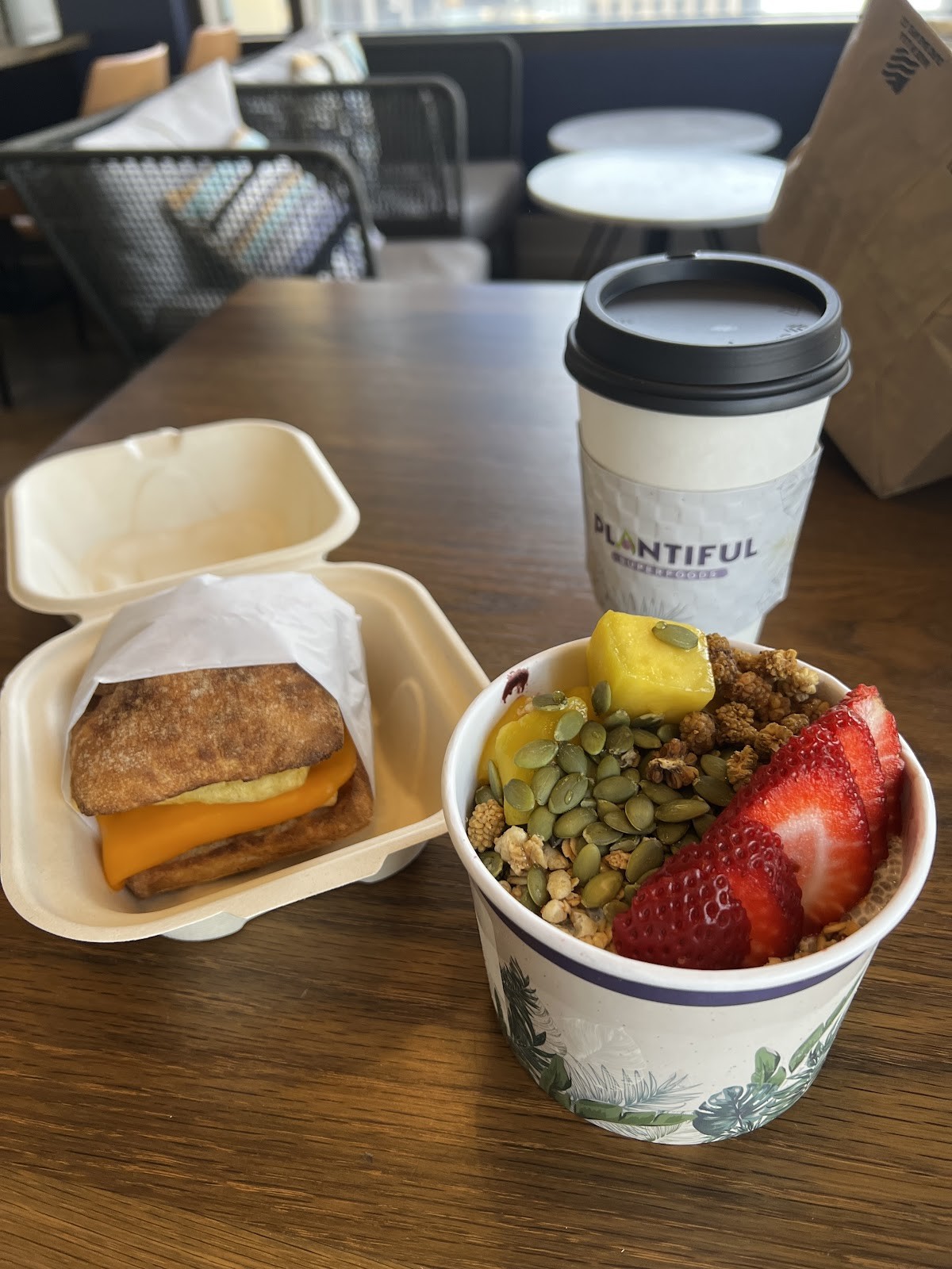 Plantiful First & Union: food & drinks