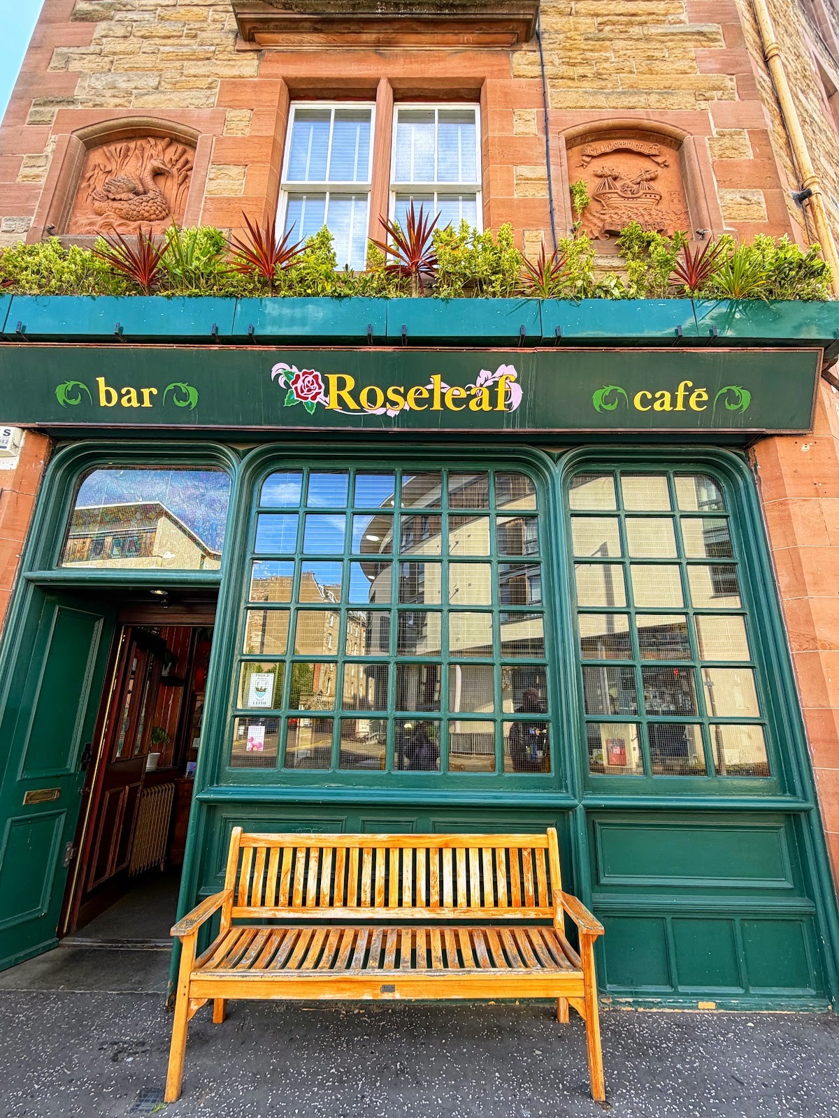 Roseleaf Bar Cafe: the place