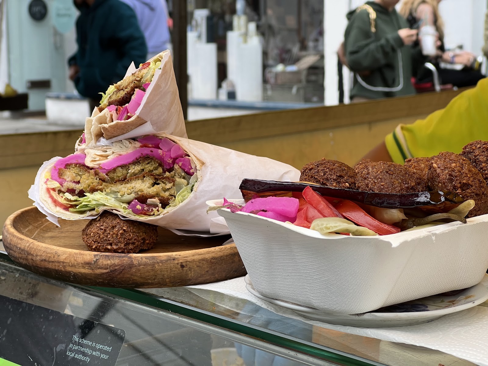 Falafel Zaki Zaki: food & drinks