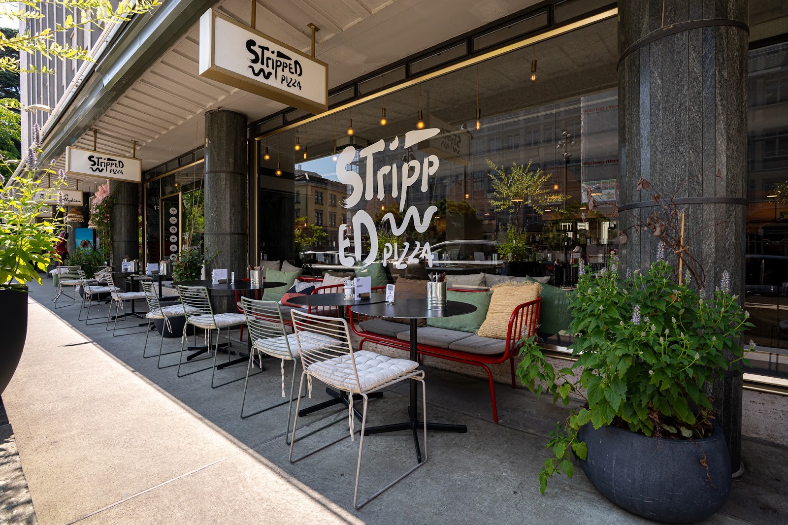 Stripped Pizza Talacker: the place