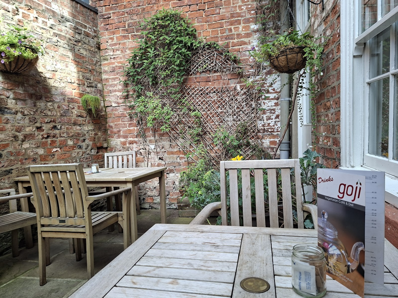Goji Cafe: the place