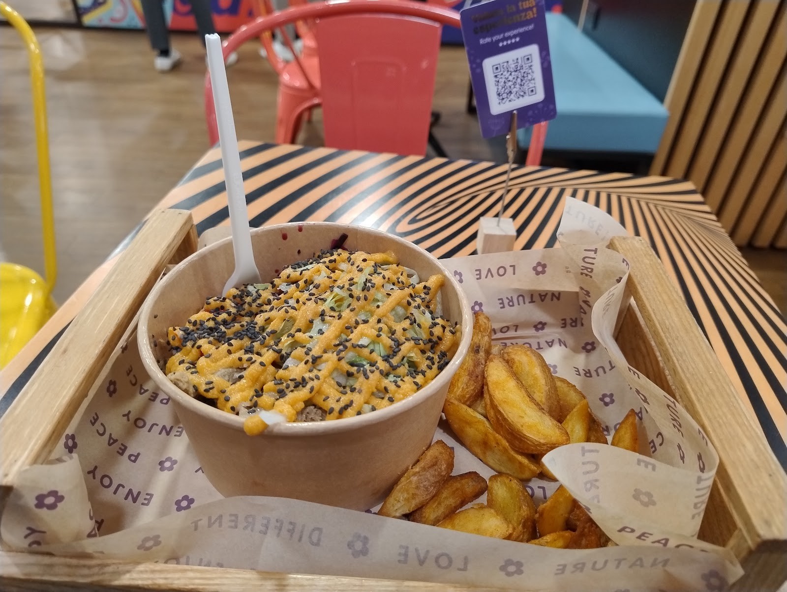 Flower Burger: food & drinks