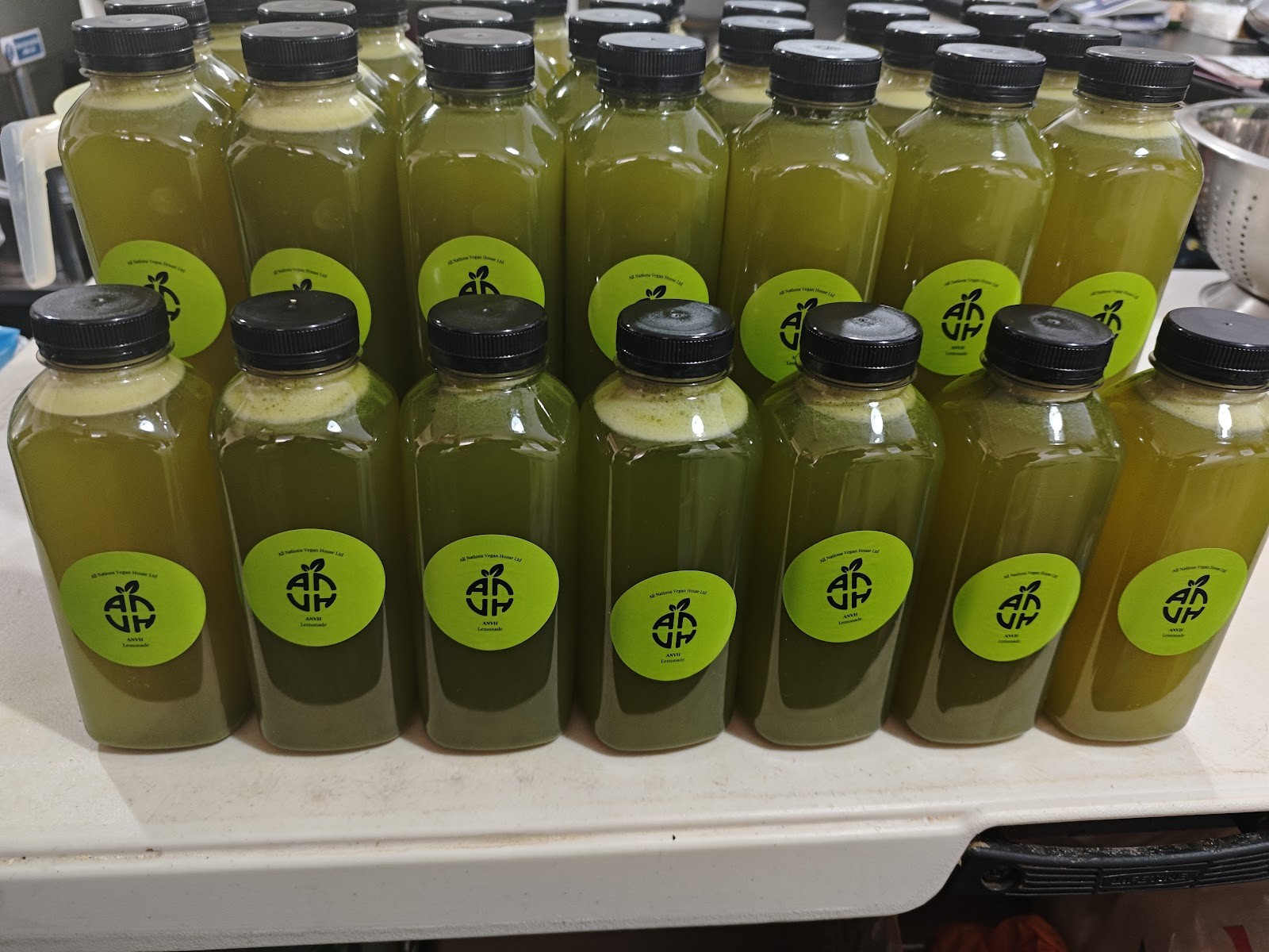 All Nations Vegan House: food & drinks