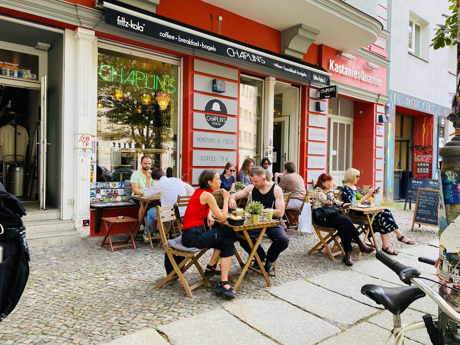 CHAPLIN‘S Café: the place