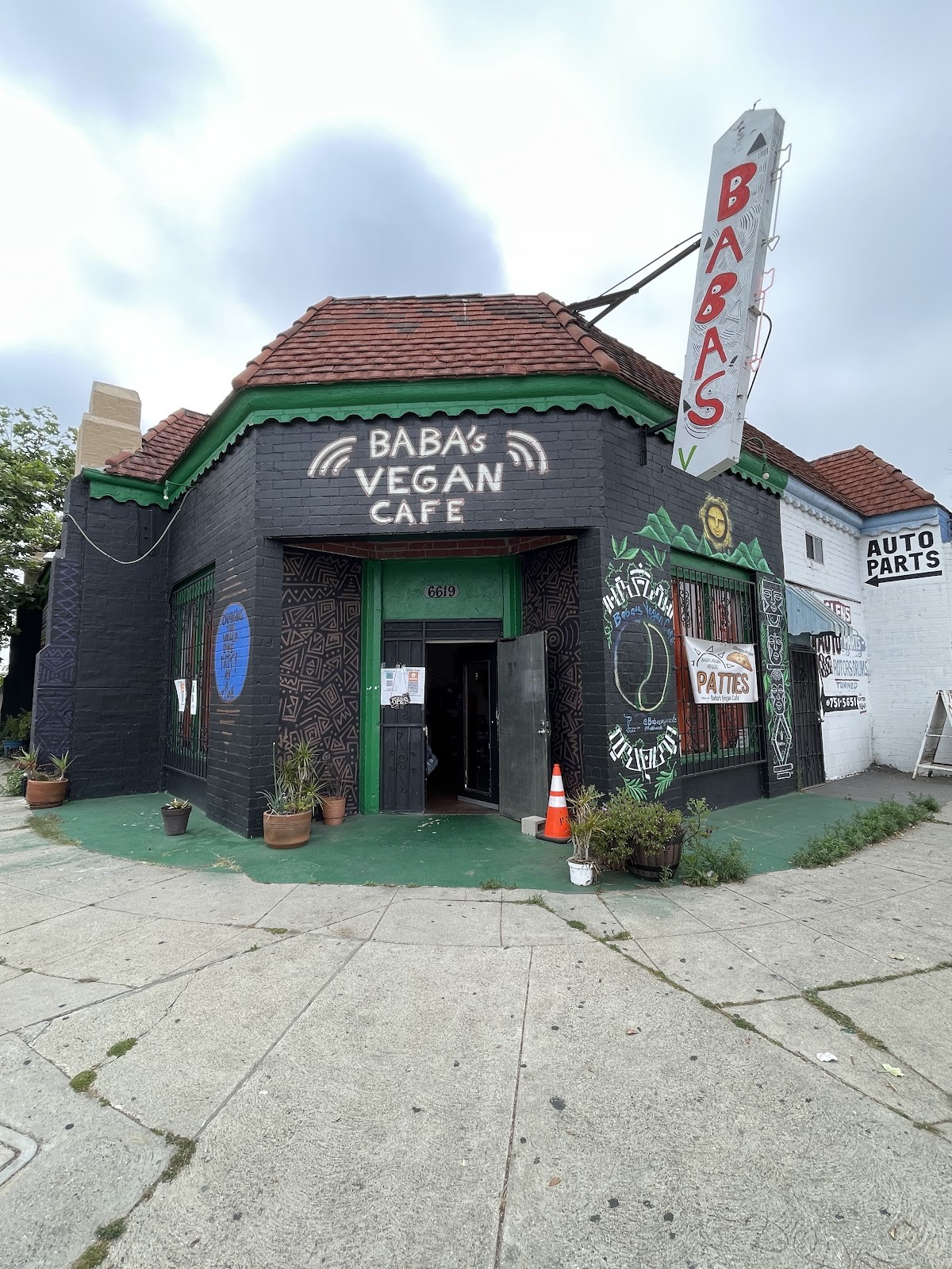 Baba's Vegan Cafe: the place