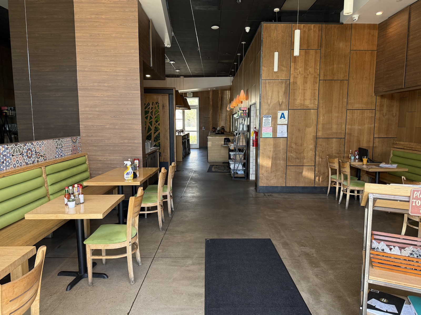 Swami's Cafe: the place