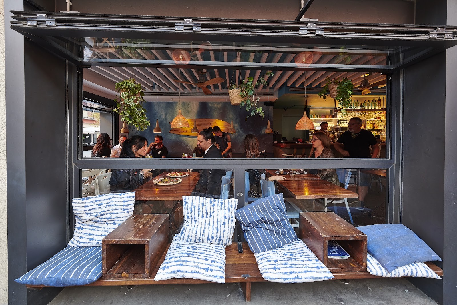 Blu Bar: the place