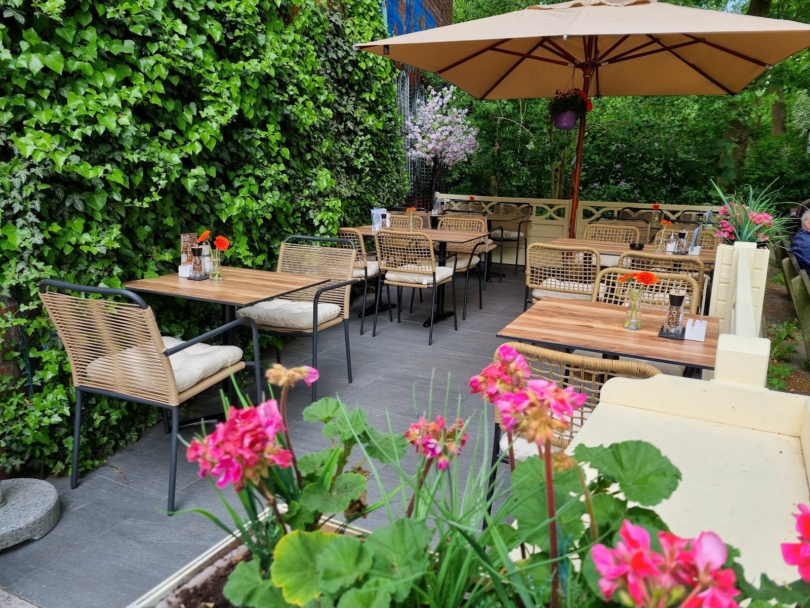 Café Mosaic: the place