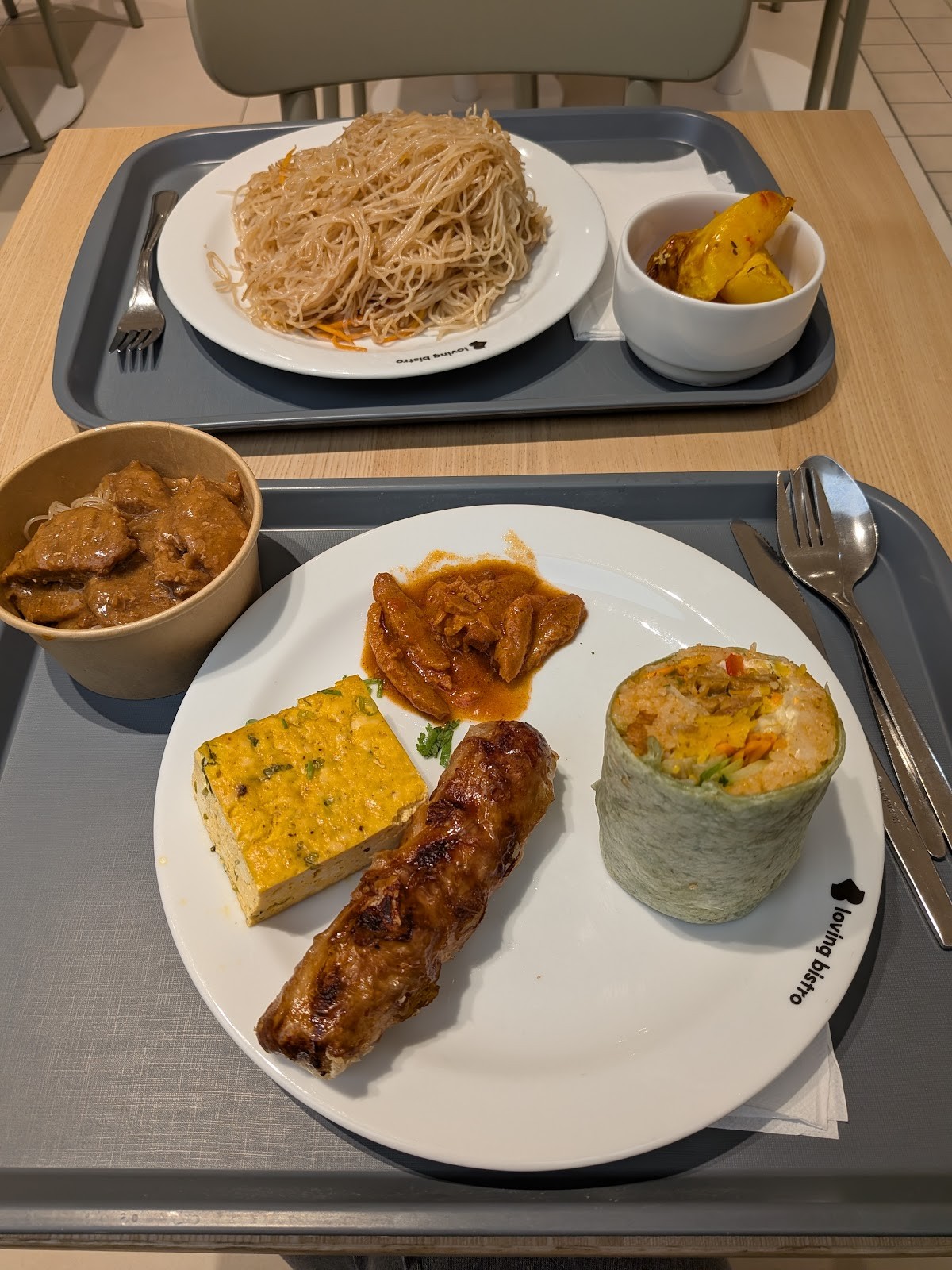 Loving Bistro - Černá Labuť: food & drinks