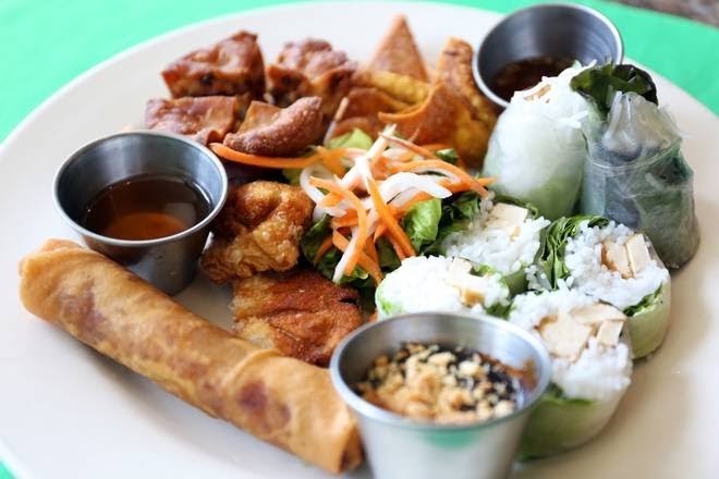 Grasshopper Vegan Restaurant: food & drinks