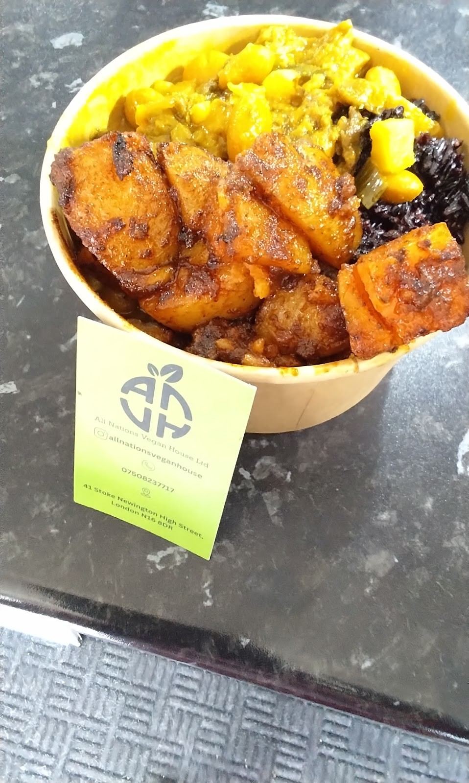 All Nations Vegan House: food & drinks