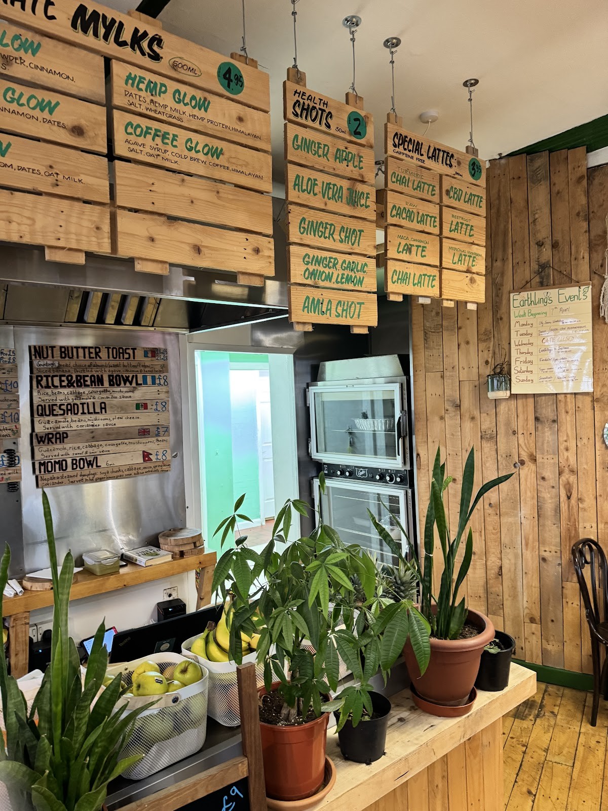 Earthlings - The healing Cafe: the place