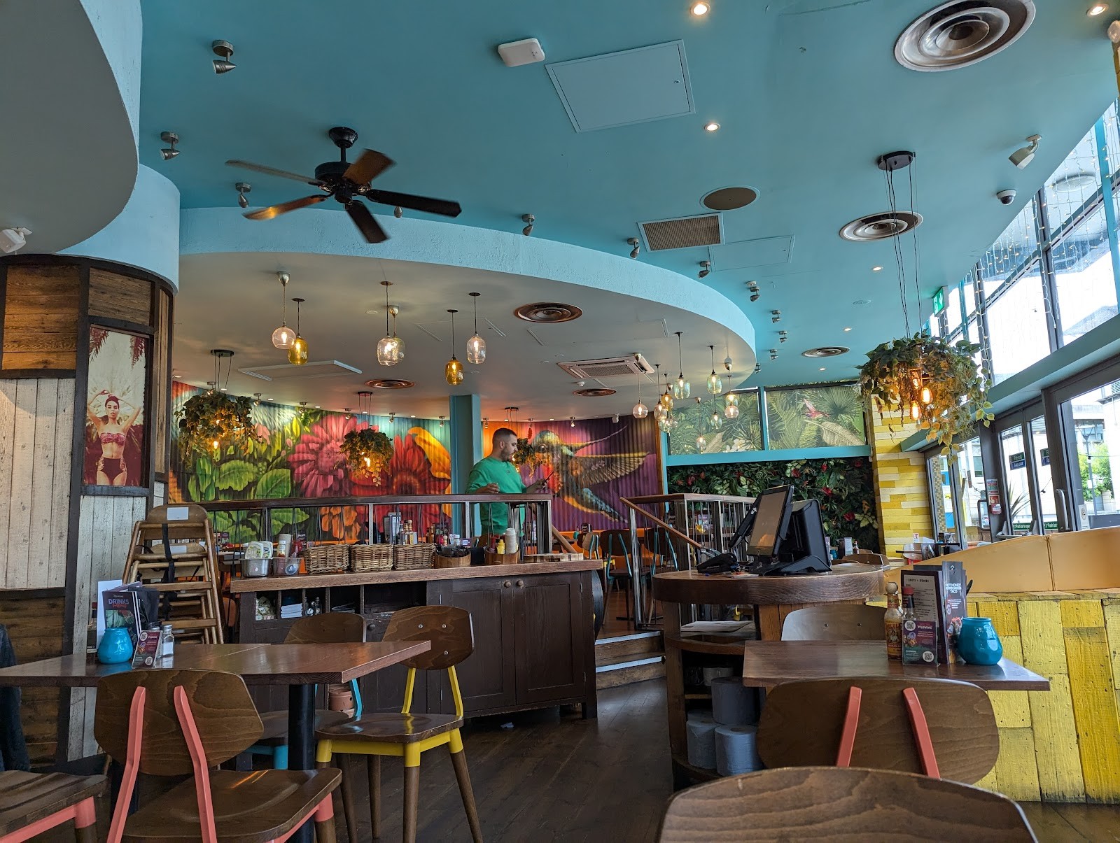 Las Iguanas - Bristol - Harbourside: the place