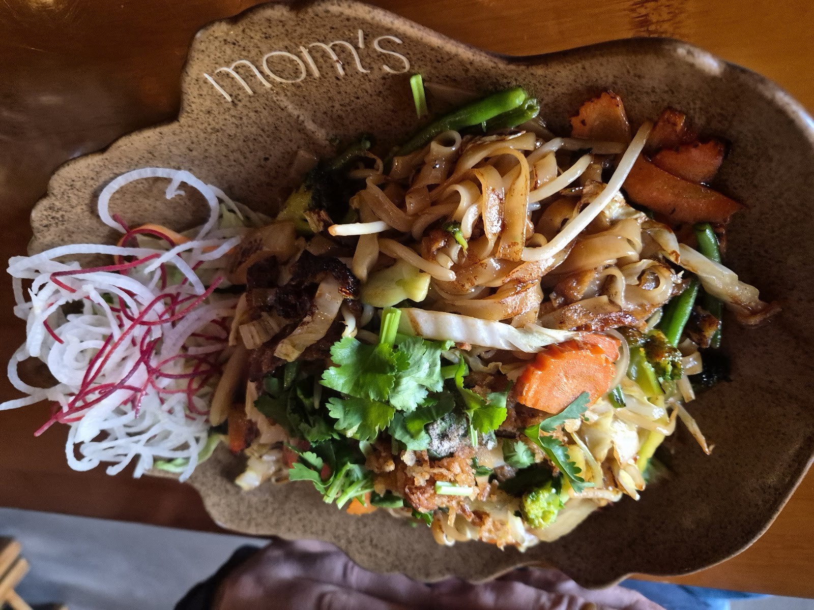 Mom's Creation Vegan Restaurant Friedrichshain: food & drinks