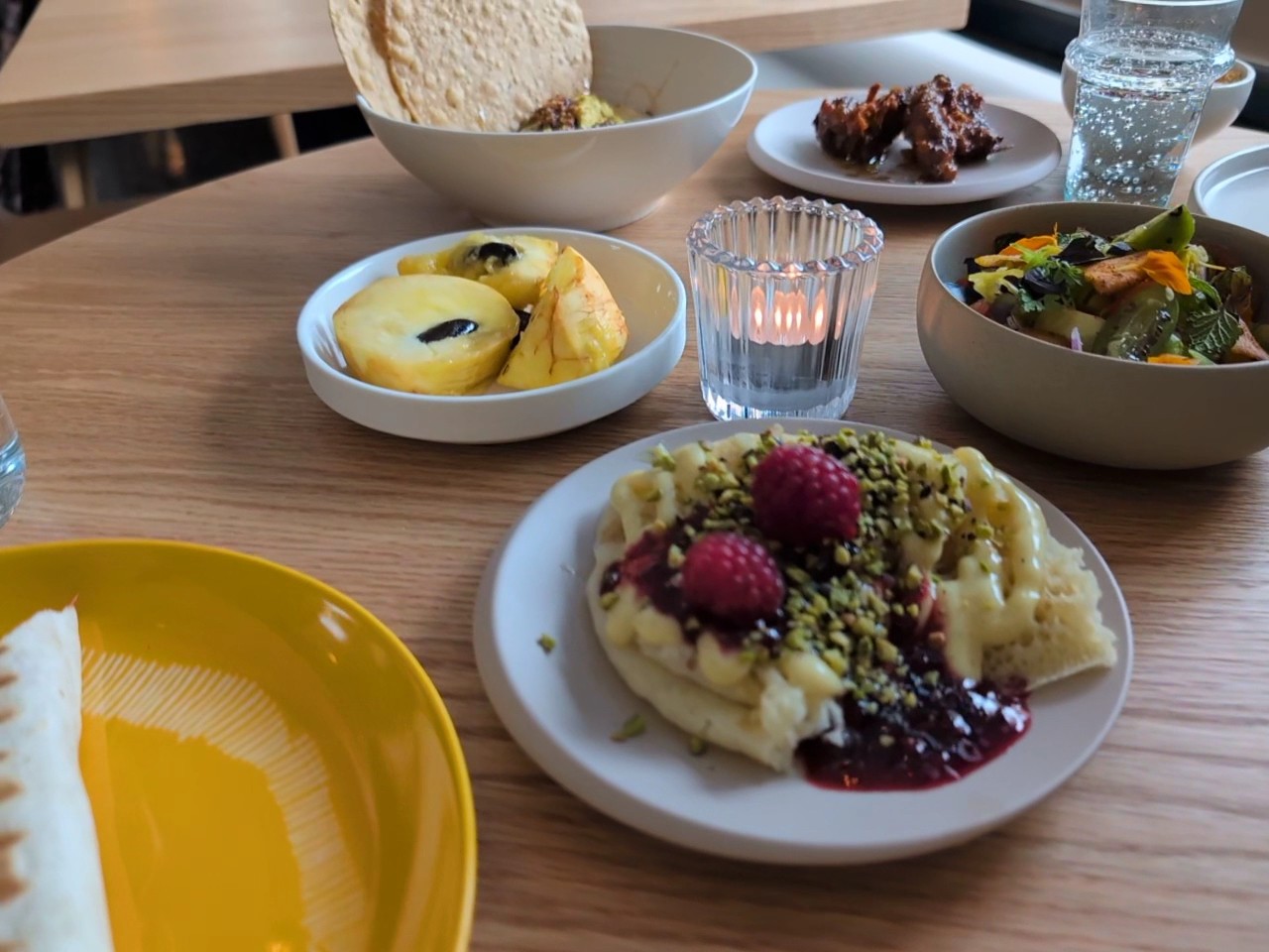 DAR Restaurant & Cocktail Bar: food & drinks