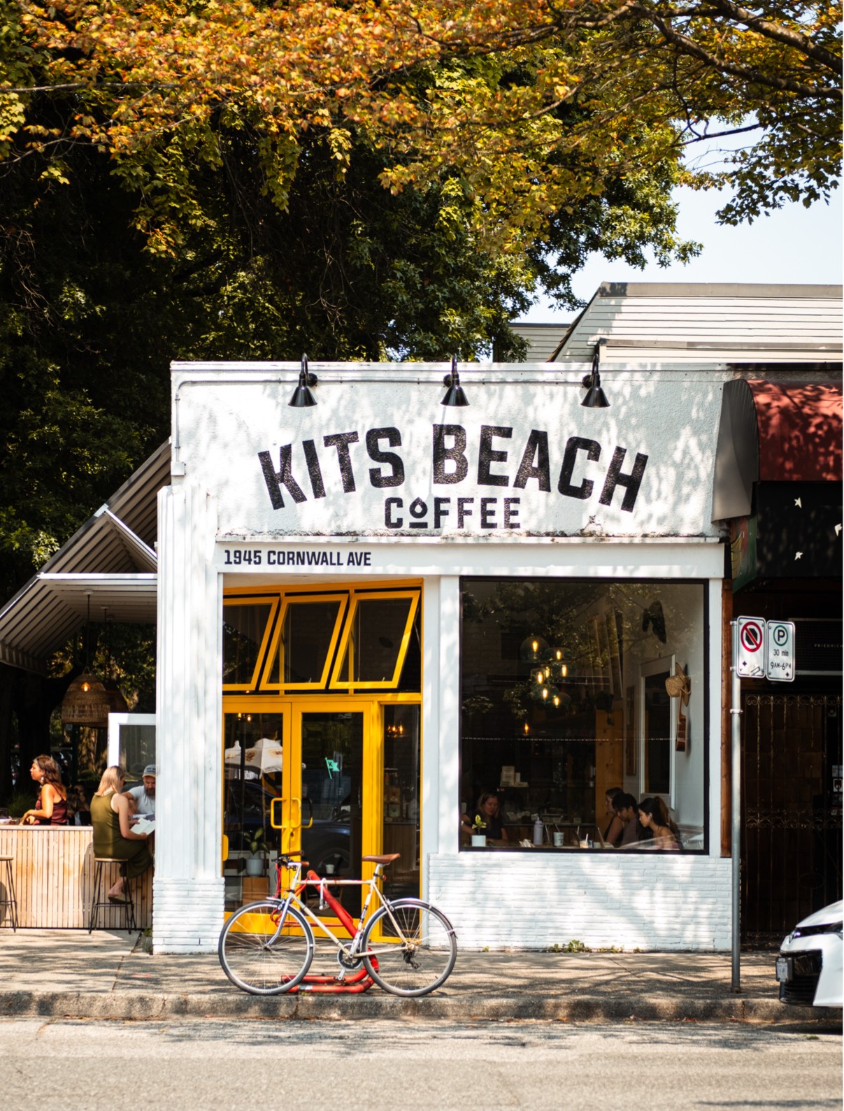 Kits Beach Coffee: the place