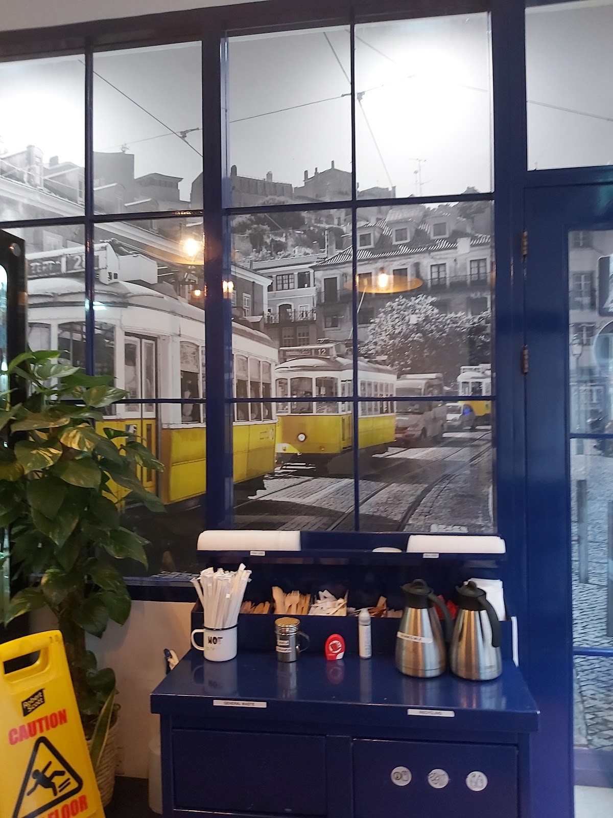 Lisboa Pastelaria: the place
