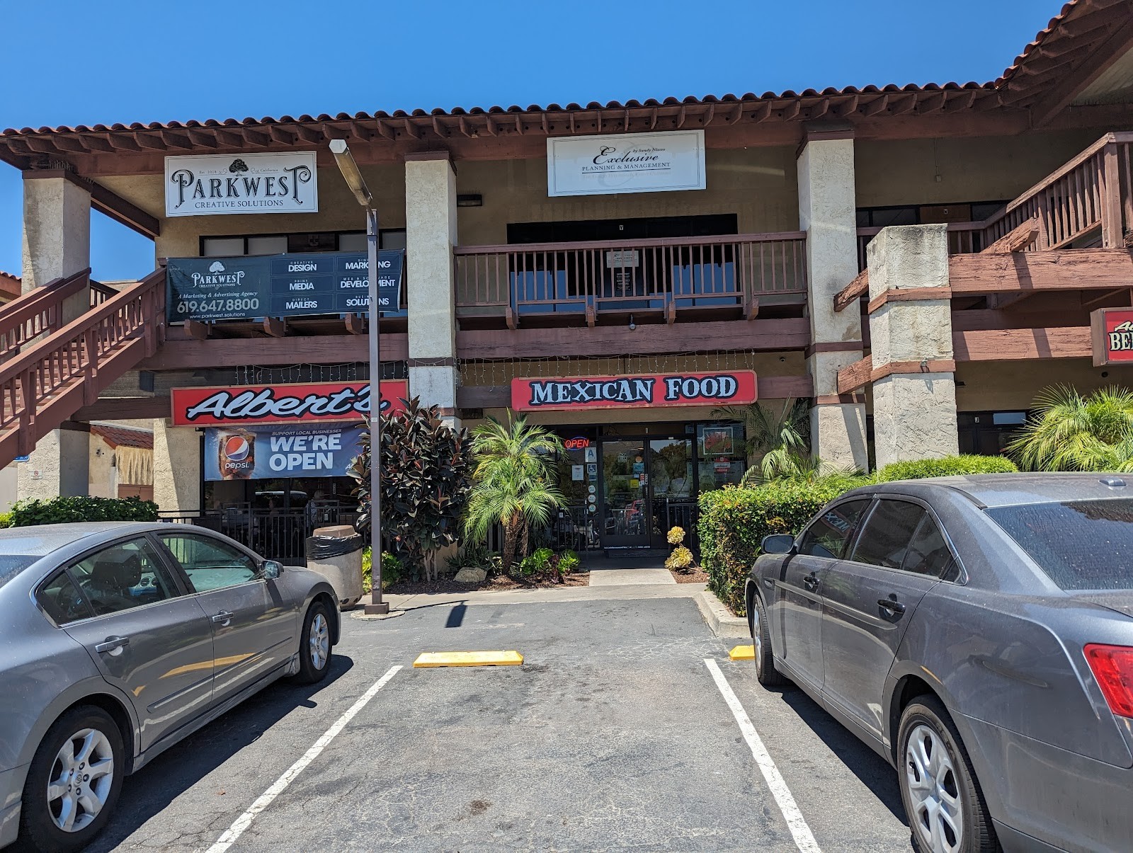 Albert's Fresh Mexican Food: the place