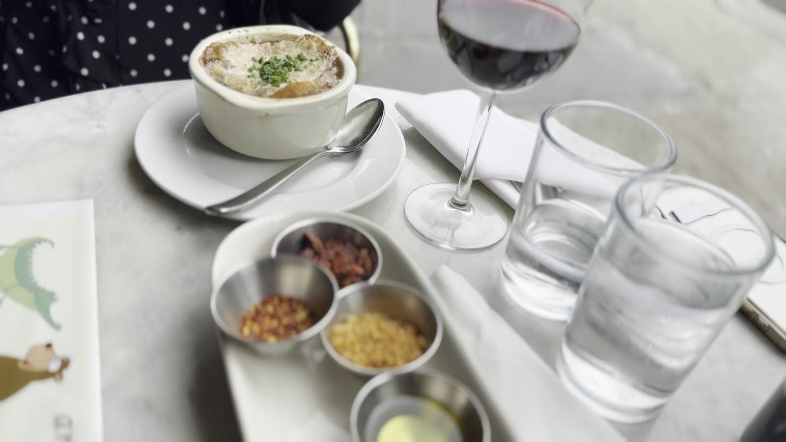 Willow Vegan Bistro: food & drinks