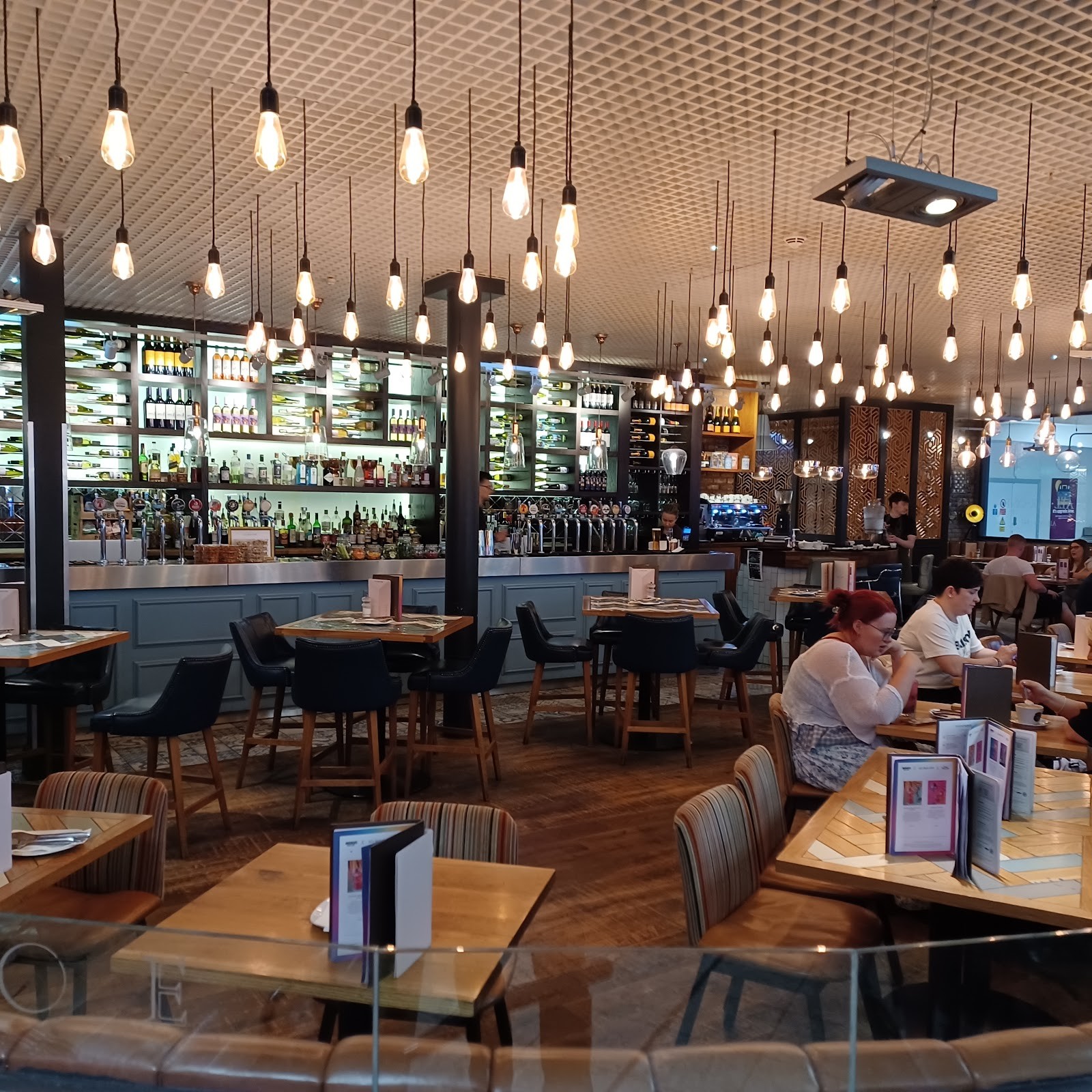 All Bar One Edinburgh Airport: the place