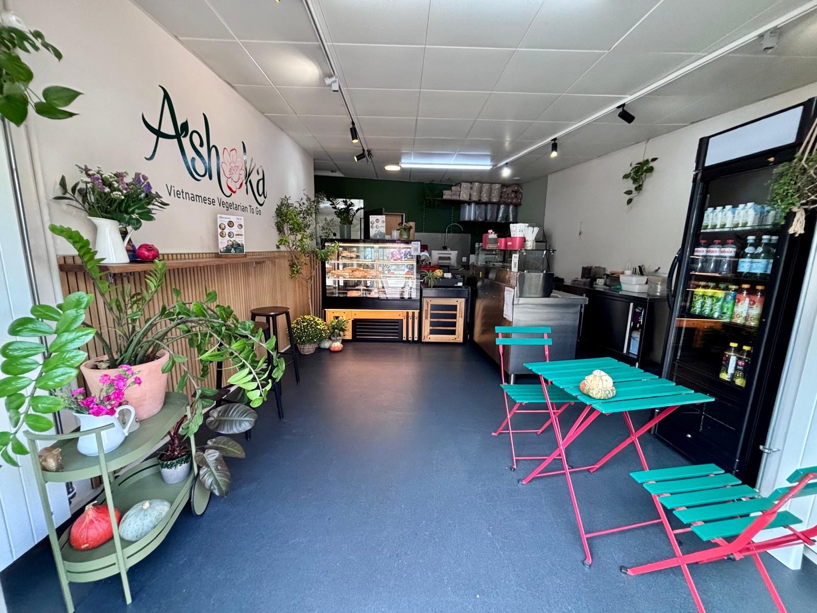 Ashoka Vegi – Vietnamesisches veganes Restaurant & Take Away Zürich 6: the place