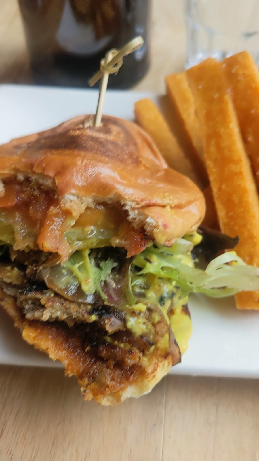 Lola Rosa Place-des-Arts: food & drinks