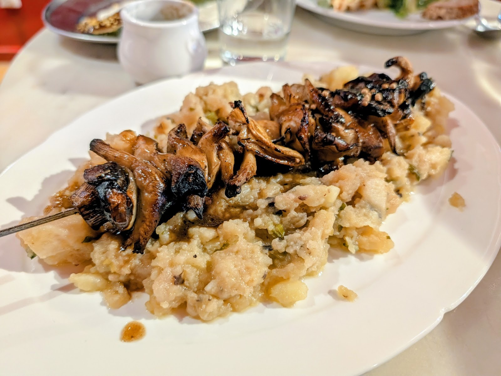 Daimant Saint-Honoré: food & drinks