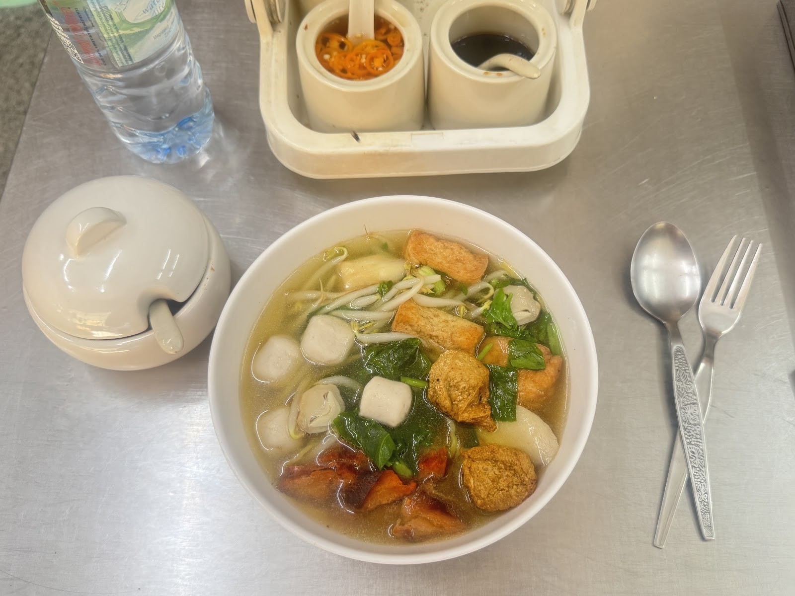 Vegetarian Restaurant (ร้านเจ): food & drinks