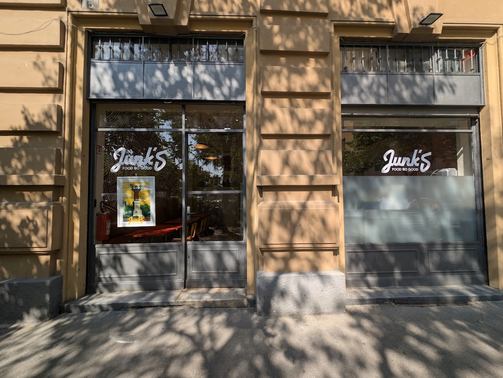 Junk's Food So Good: the place