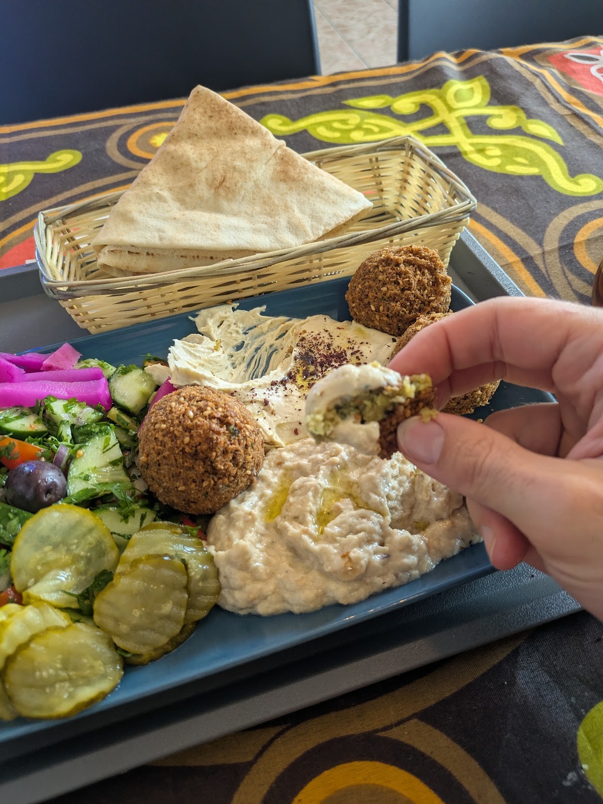 Falafel Garden & Mezze: food & drinks