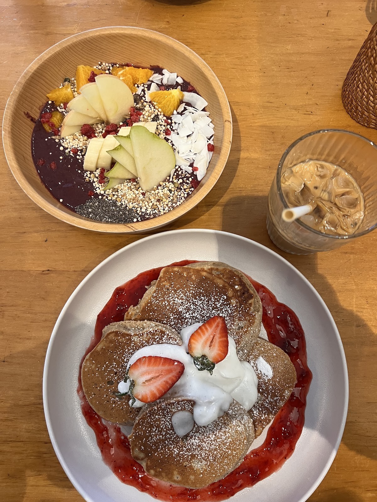 Cafe Mimosa: food & drinks